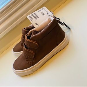 NWT Little Boys H&M Nubuck chestnut Hi-Top Sneaker